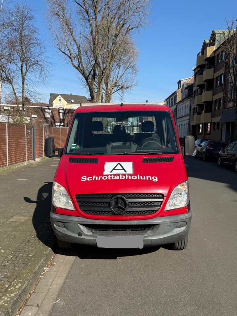 Schrottabholung Kamen bietet Ihnen eine schnelle, zuverlässige und umweltfreundliche Lösung, um Altmetall, Elektroschrott oder Kfz-Teile fachgerecht zu entsorgen. Kontaktieren Sie uns noch heute unter 📞01522-422-4277, und wir kümmern uns um den Rest!